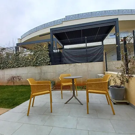 Апартаменты Leon 1 *